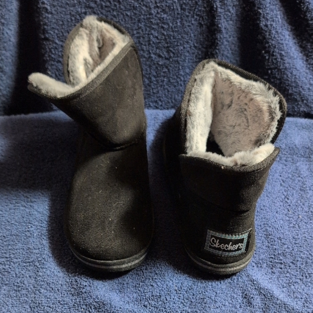 Skechers Black Ankle Boots with Faux Fur Lining